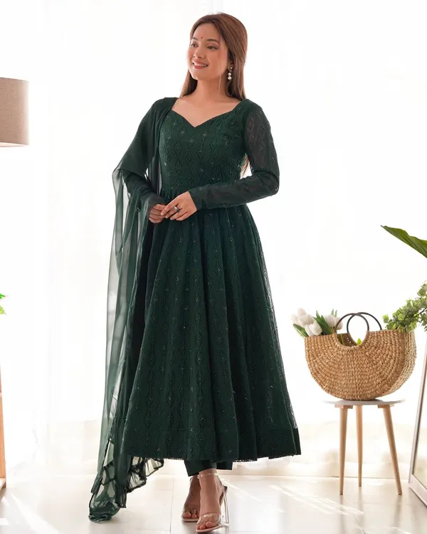 Dark_Green_Fully_Flair_Kali_Pattern_And_Canvas_Patta_With_Dupatta_And_Pant_Ready_To_Wear