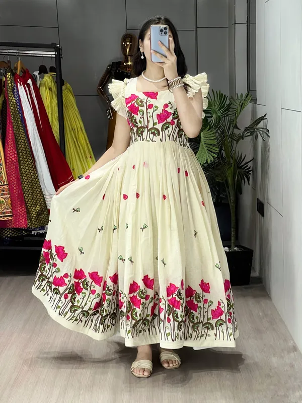 Off_White_Trending_Traditional_Kalamkari_Sets_For_Women