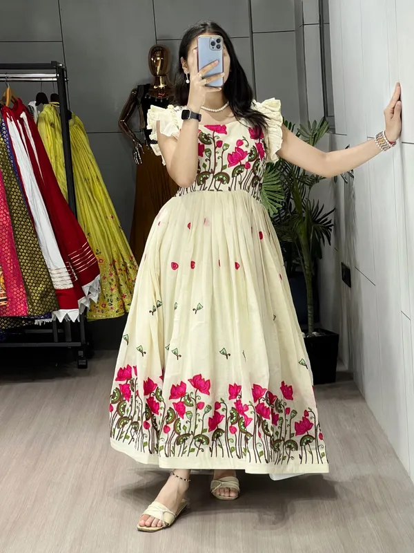 Off_White_Trending_Traditional_Kalamkari_Sets_For_Women