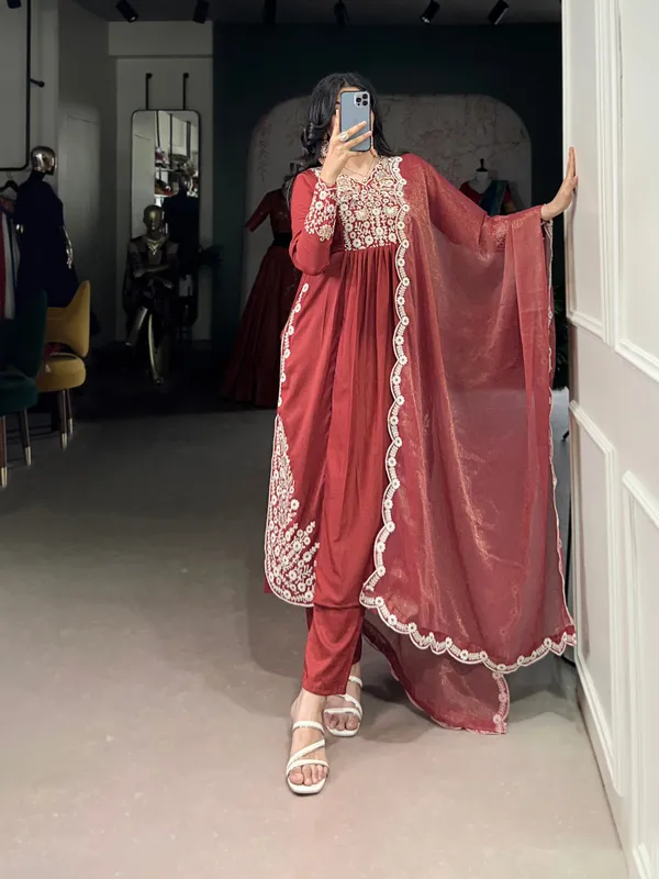 Rust_Red_Maska_Cotton_Embroidered_Ensemble_Collection_Ethnic_Dress_For_Women