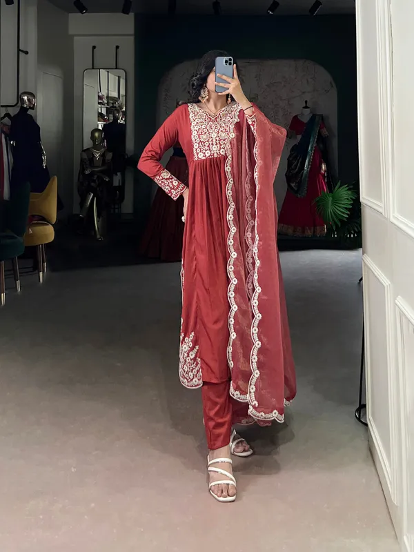 Rust_Red_Maska_Cotton_Embroidered_Ensemble_Collection_Ethnic_Dress_For_Women