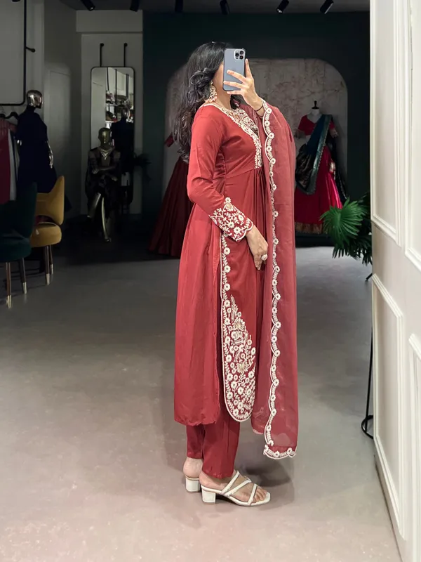 Rust_Red_Maska_Cotton_Embroidered_Ensemble_Collection_Ethnic_Dress_For_Women
