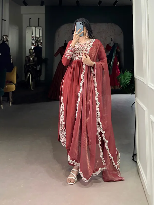 Rust_Red_Maska_Cotton_Embroidered_Ensemble_Collection_Ethnic_Dress_For_Women
