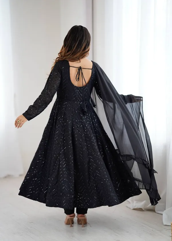 Black_Fully_Flair_Kali_Pattern_And_Canvas_Patta_With_Dupatta_And_Pent_|_READY_TO_WEAR