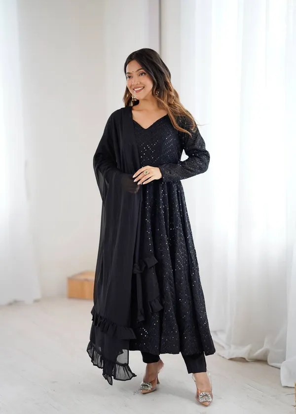 Black_Fully_Flair_Kali_Pattern_And_Canvas_Patta_With_Dupatta_And_Pent_|_READY_TO_WEAR