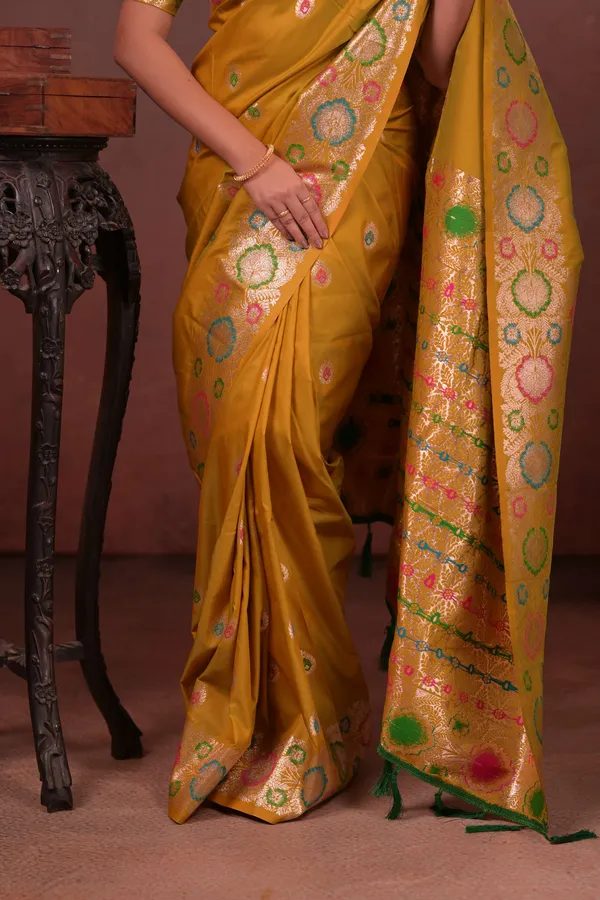 Yellow_Premium_Soft_Silk_New_Takshashila_Paithani_Saree_Made_With_Smooth_And_Rich_Fabric_Saree