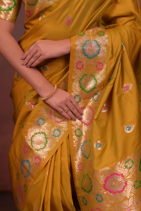 Yellow_Premium_Soft_Silk_New_Takshashila_Paithani_Saree_Made_With_Smooth_And_Rich_Fabric_Saree