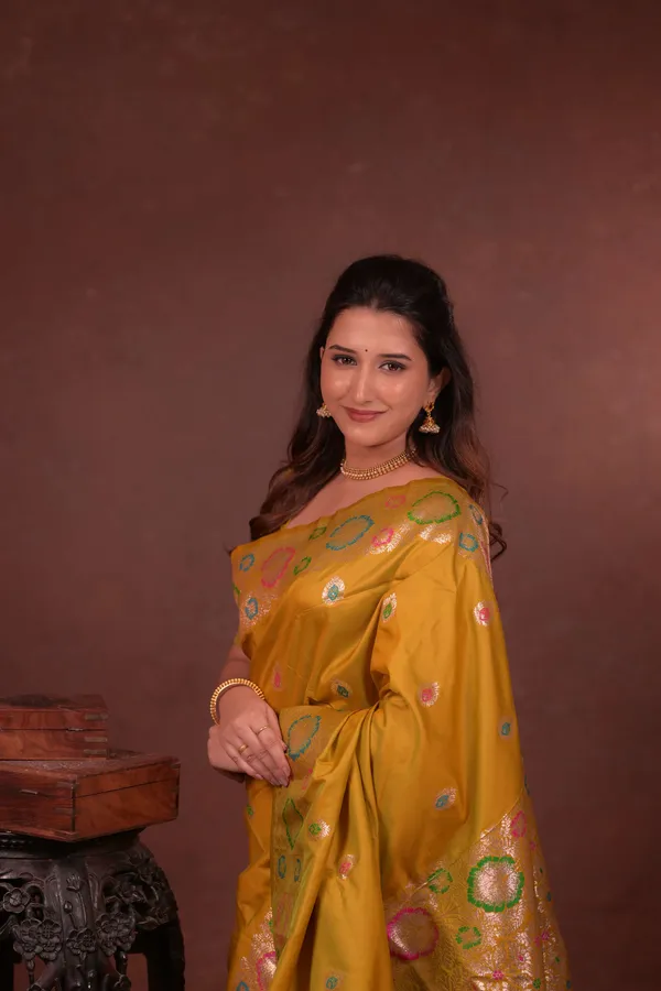 Yellow_Premium_Soft_Silk_New_Takshashila_Paithani_Saree_Made_With_Smooth_And_Rich_Fabric_Saree