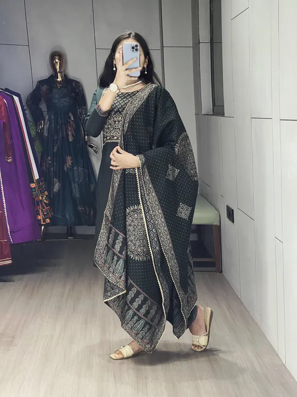 Dark_Green_Pure_Modal_Chanderi_Kurti_Pair_With_Foil_Print_And_Handwork_For_Women