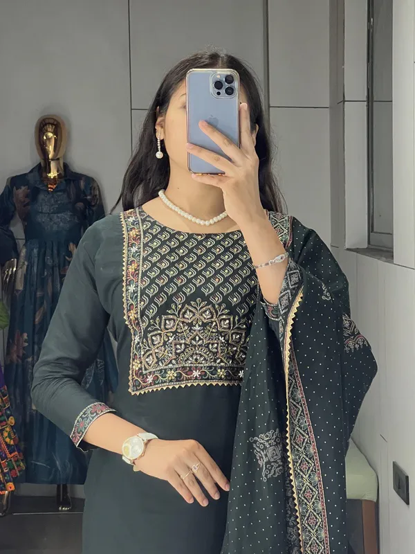 Dark_Green_Pure_Modal_Chanderi_Kurti_Pair_With_Foil_Print_And_Handwork_For_Women