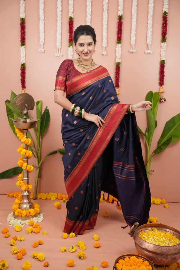 Navy_Blue_Premium_Two_Tone_Soft_Silk_Narayan_Border_with_Rich_woven_contrast_Zari_Pallu_Saree