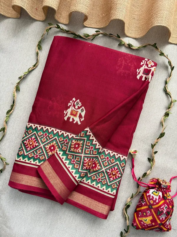 Red_Presenting_New_Printed_With_Blouse_Mul_Mul_Cotton_Saree