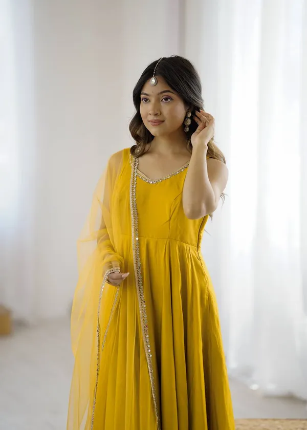 Yellow_Pure_Roman_Silk_Chanderi_Fabric_Fully_Flair_Anarkali_With_Dupatta_And_Pant_Ready_To_Wear