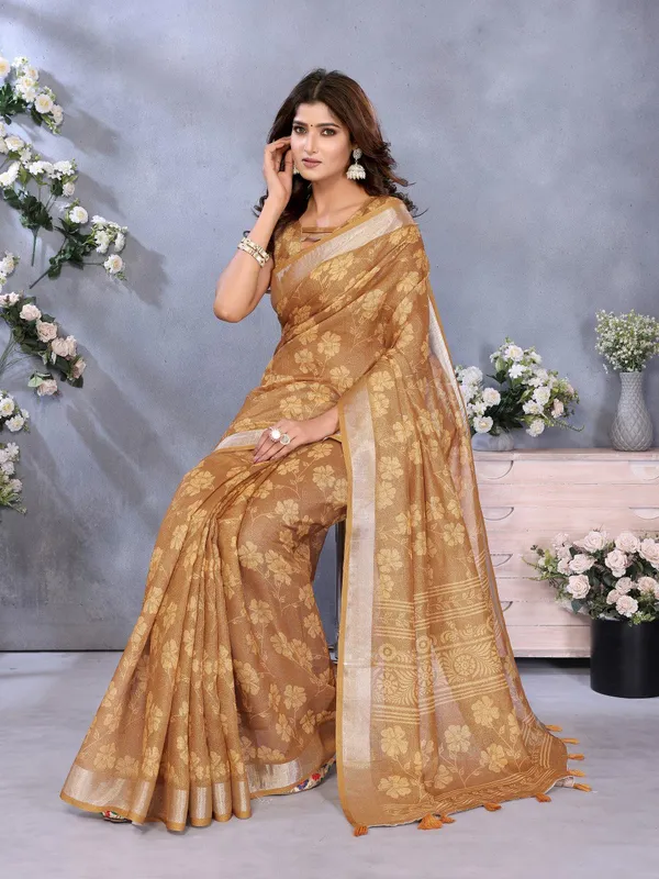Golden_Floral_Woven_Tradition_With_Modern_Saree_For_Women