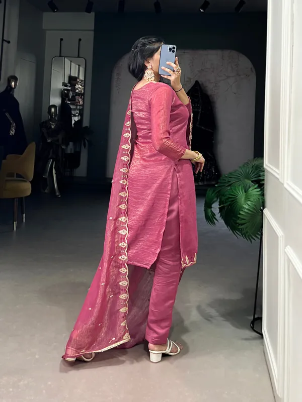 Pink_Silver_Glory_Crunchy_Collection_Ethnic_Dress_For_Women