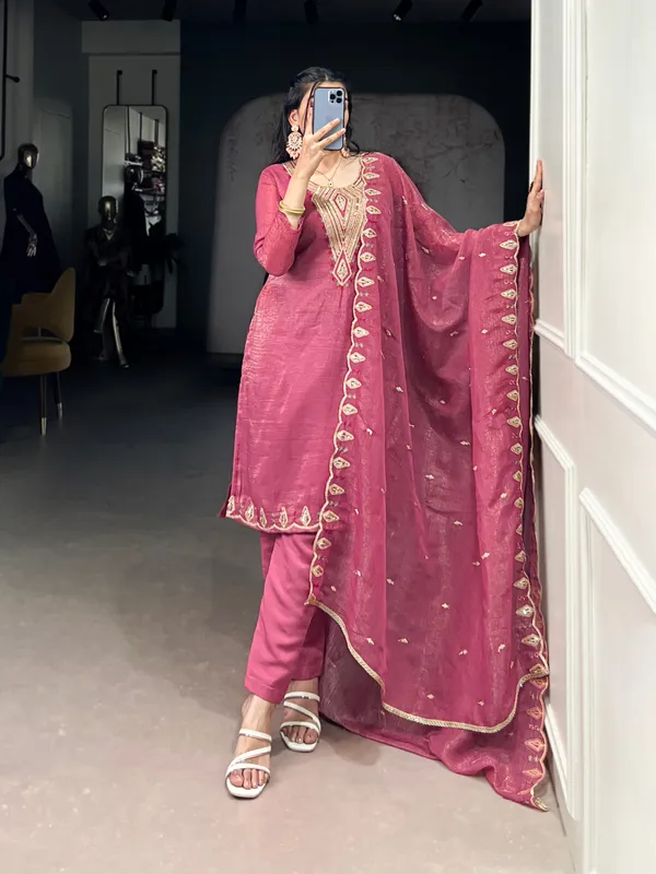 Pink_Silver_Glory_Crunchy_Collection_Ethnic_Dress_For_Women