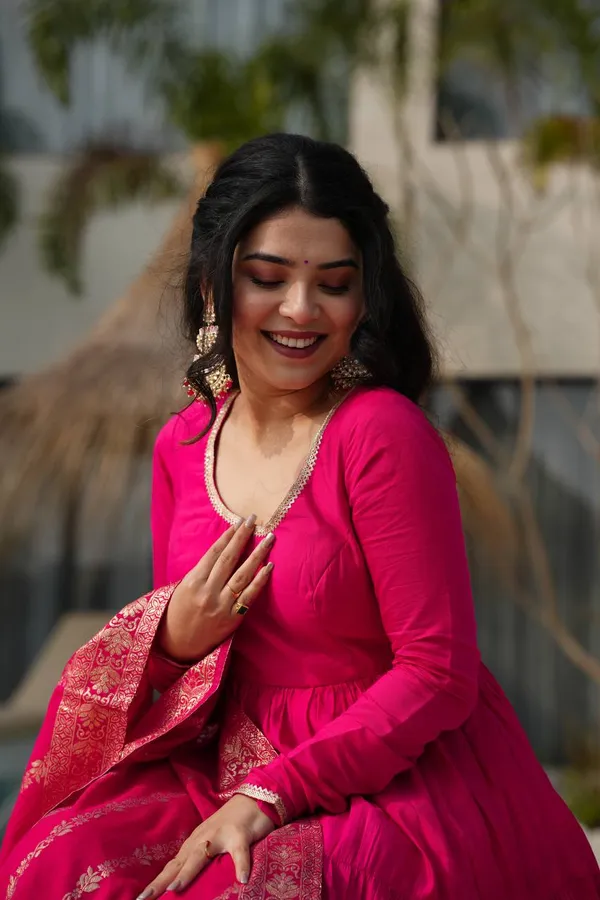 Pink_Pure_Roman_Silk_Chanderi_Fabric_Fully_Flair_Anarkali_With_Dupatta_And_Pant_Ready_To_Wear