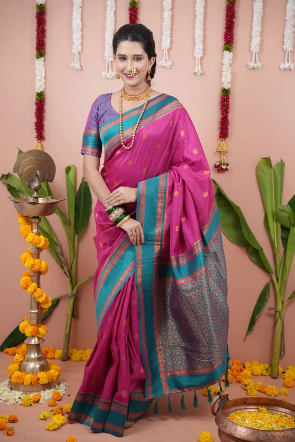Pink_Premium_Two_Tone_Soft_Silk_Narayan_Border_with_Rich_woven_contrast_Zari_Pallu_Saree