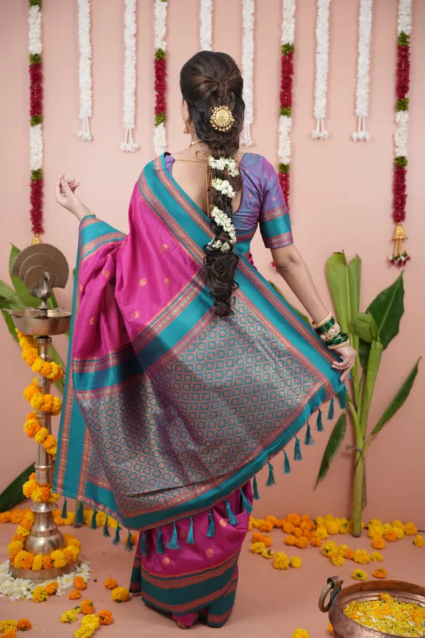 Pink_Premium_Two_Tone_Soft_Silk_Narayan_Border_with_Rich_woven_contrast_Zari_Pallu_Saree