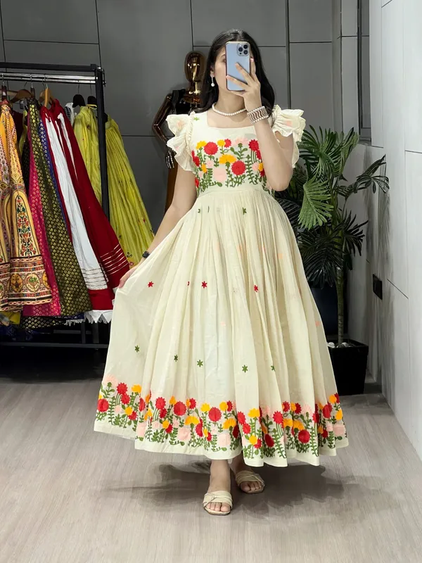 Off_White_Trending_Traditional_Kalamkari_Sets_For_Women