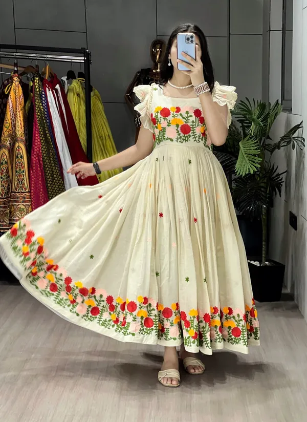 Off_White_Trending_Traditional_Kalamkari_Sets_For_Women