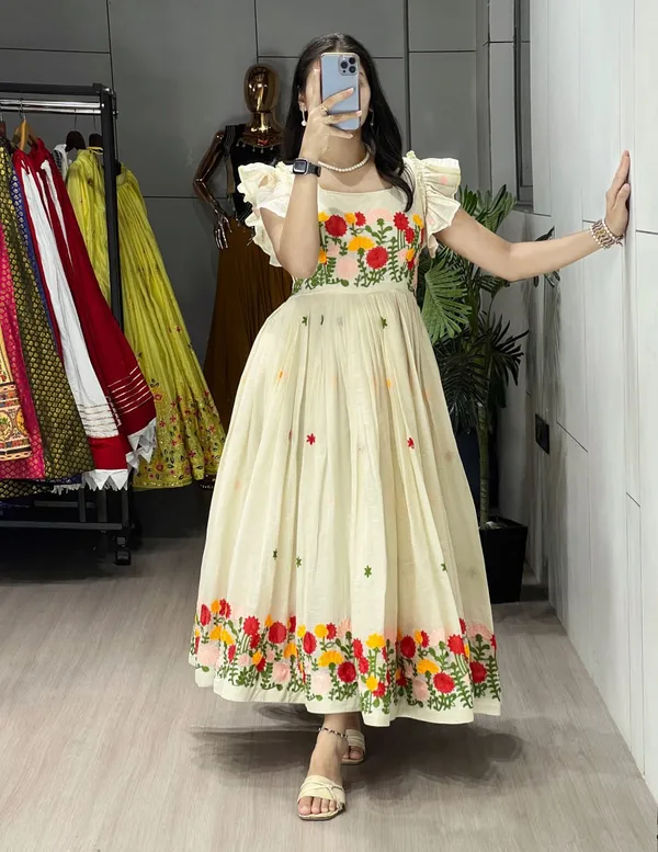 Off_White_Trending_Traditional_Kalamkari_Sets_For_Women