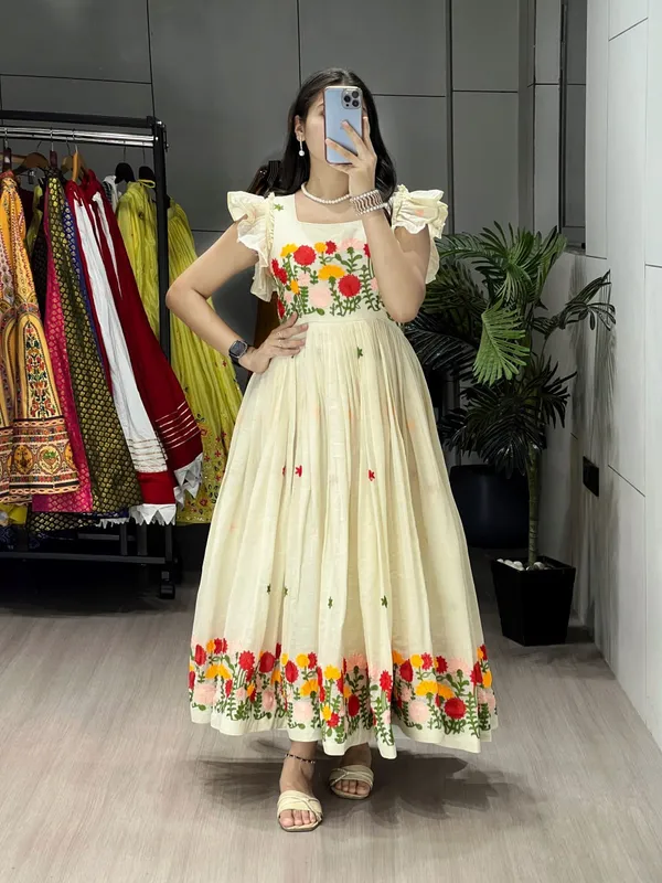 Off_White_Trending_Traditional_Kalamkari_Sets_For_Women