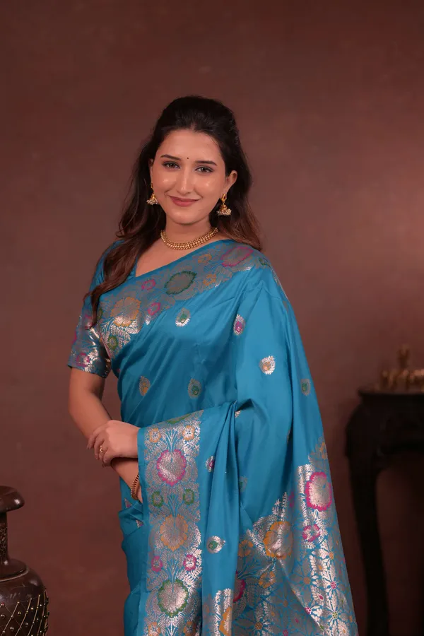 Sky_Blue_Premium_Soft_Silk_New_Takshashila_Paithani_Saree_Made_With_Smooth_And_Rich_Fabric_Saree