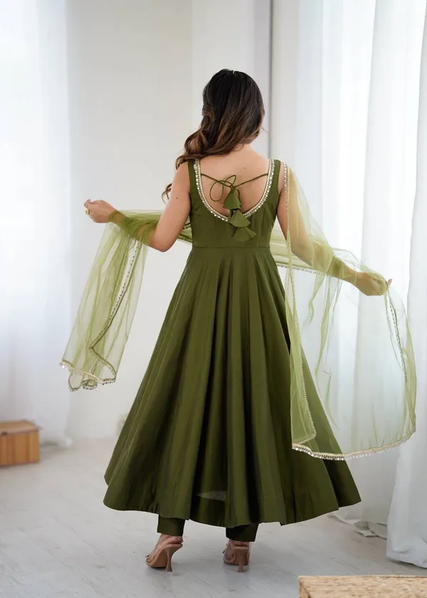 Mahendi_Pure_Roman_Silk_Chanderi_Fabric_Fully_Flair_Anarkali_With_Dupatta_And_Pant_Ready_To_Wear