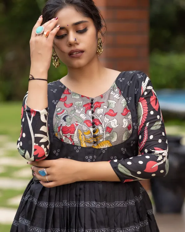Black_Latest_Trendy_Floral_Gowns_For_Festivals_And_Weddings