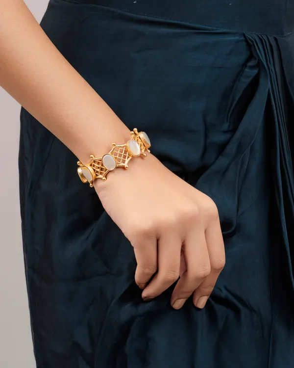 Gold_Fringe_Mother_Of_Pearl_Inlay_With_Fringe_Luxury_Bracelet_For_Women
