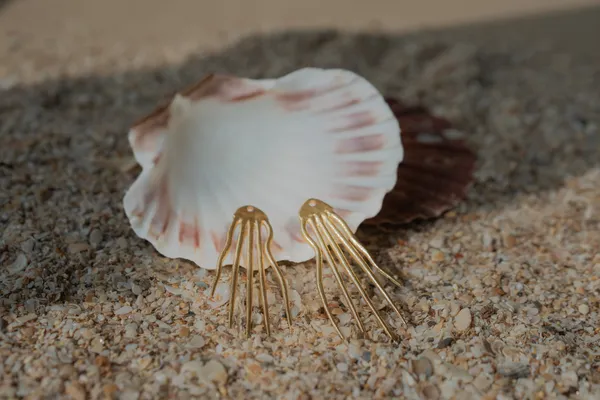 Straight_Octopus_Earring