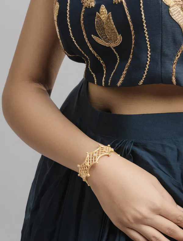 18K_Gold_Plated_Moonveil_Bracelet_For_Women