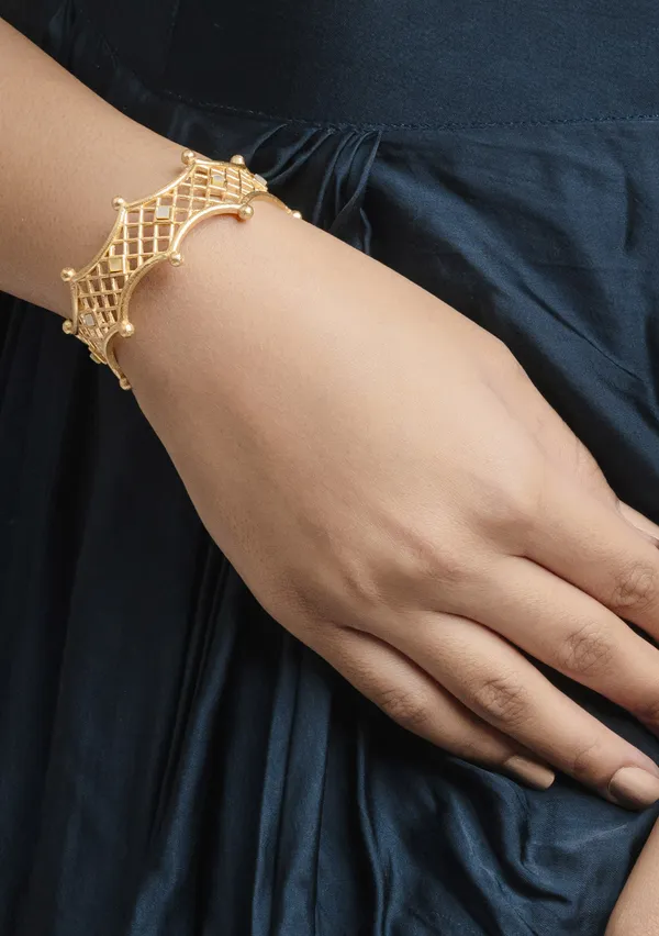 18K_Gold_Plated_Moonveil_Bracelet_For_Women