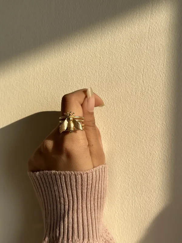 Gold_Cute_Honey_Bee_Design_Adjustable_Trendy_Finger_Ring_For_Women