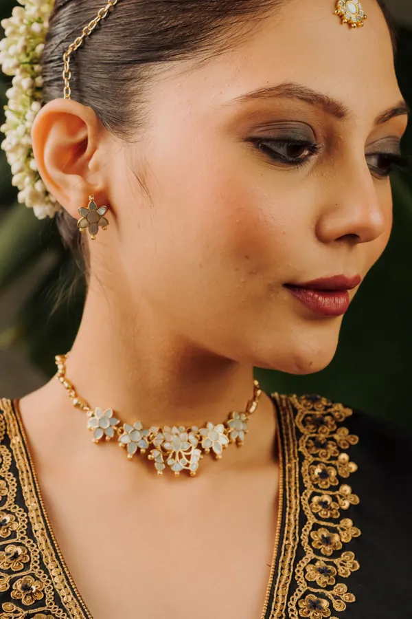 Gold_Varnika_Traditional_Plated_Ethnic_Necklace_For_Festivals