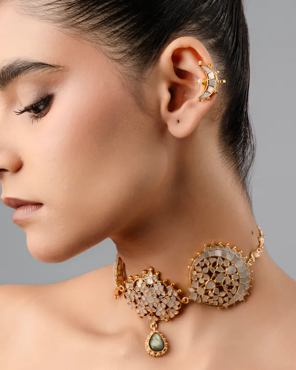 Gold_Chand_Moon_Inspired_Crescent_Design_Stylish_Ear_Cuffs_For_Girls