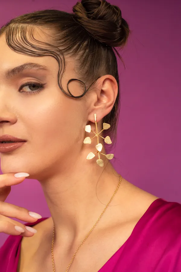 Gold_Orb_Minimal_Round_Ball_Elegant_Earrings_For_Women