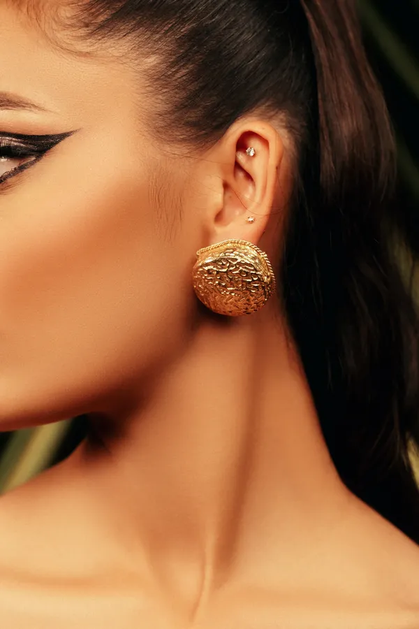 Gold_Sunlit_Sphere_Theme_Round_Bright_Stylish_Earrings_For_Women