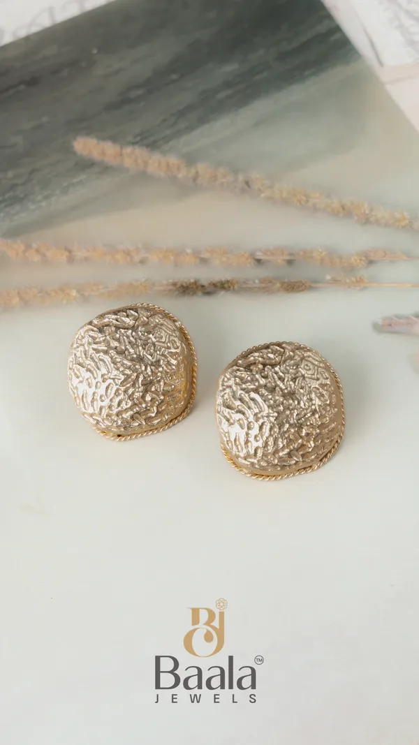 Gold_Sunlit_Sphere_Theme_Round_Bright_Stylish_Earrings_For_Women