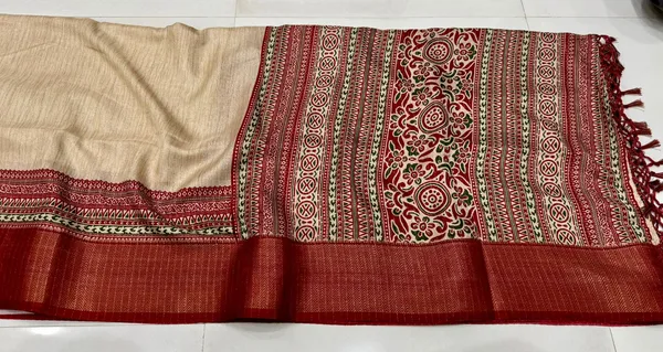 Beige_With_Red_Jute_Silk_Saree_With_Blouse_Piece_For_Women