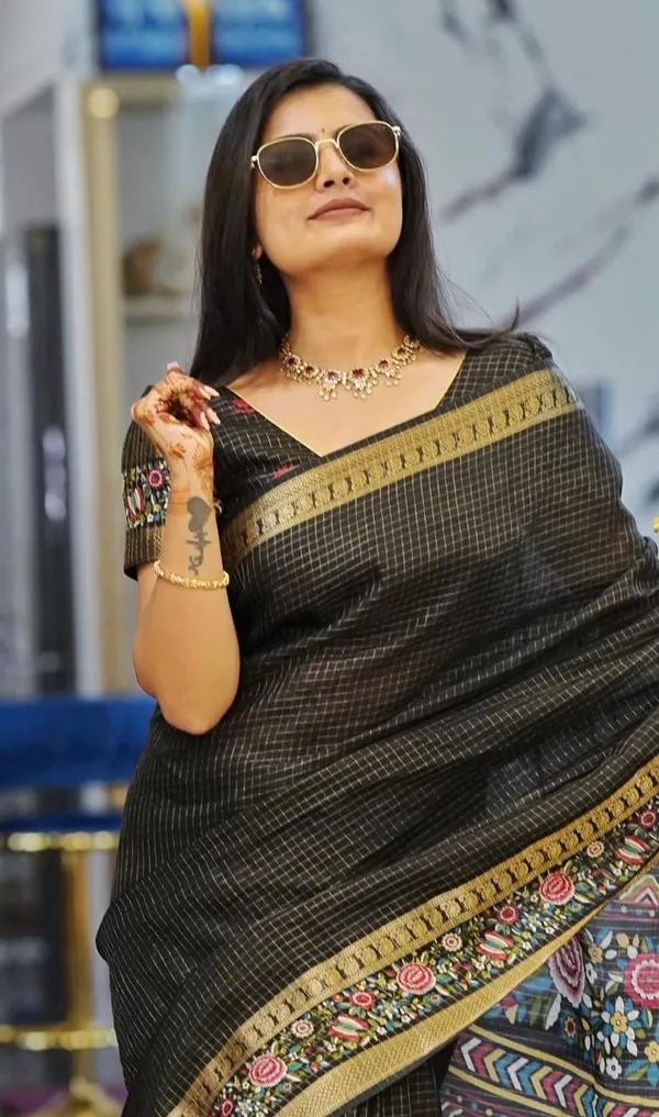 Black_Kota_Doria_Handloom_Saree_With_Blouse_Piece