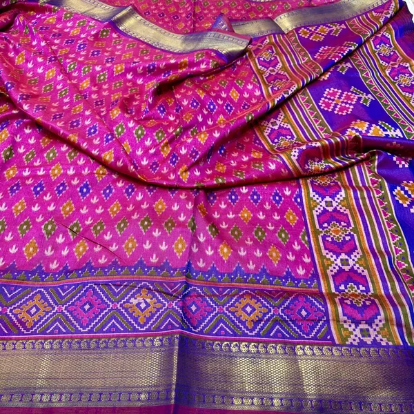 Pink_Patola_Silk_Saree_With_Blouse_Piece_For_Women
