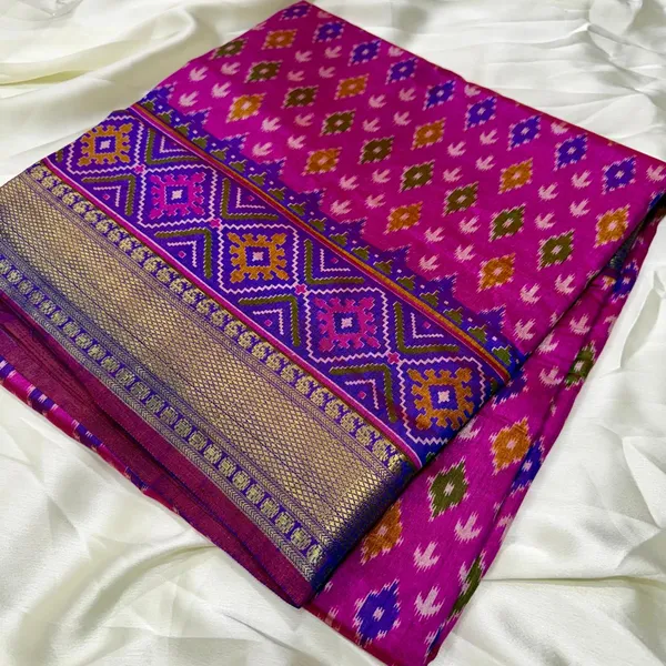 Pink_Patola_Silk_Saree_With_Blouse_Piece_For_Women