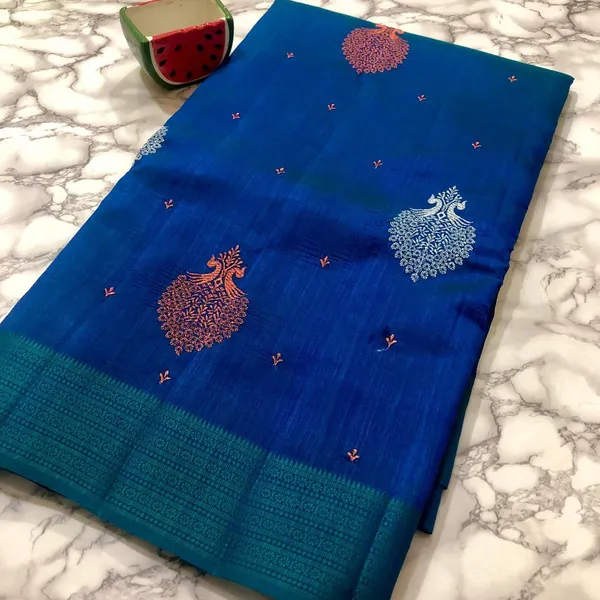 Sapphire_Dual_Tone_Banana_Pith_With_Embroidery_Saree_With_Blouse_Piece_For_Women