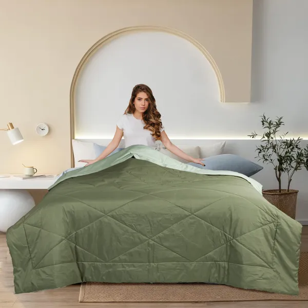 Green_&_Light_Green_Microfiber_Solid_&_Self_Design_Comforter_For_Adults