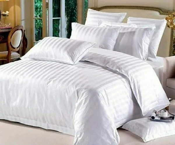 White_Satin_Printed_Bedding_Set_For_Adults