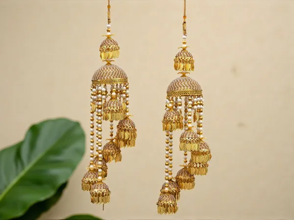 Chandelier_Bridal_Kaleera_With_Multi_Dome_Pearl_Chains_And_Leaf_Tassels