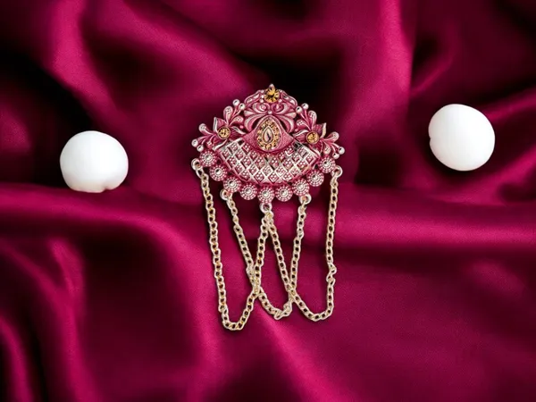 Royal_Groom_Brooch_With_Stone_Detailing