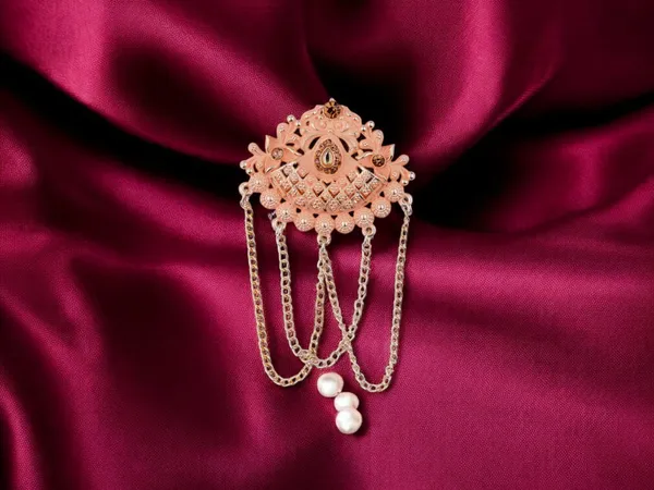 Royal_Groom_Brooch_With_Stone_Detailing